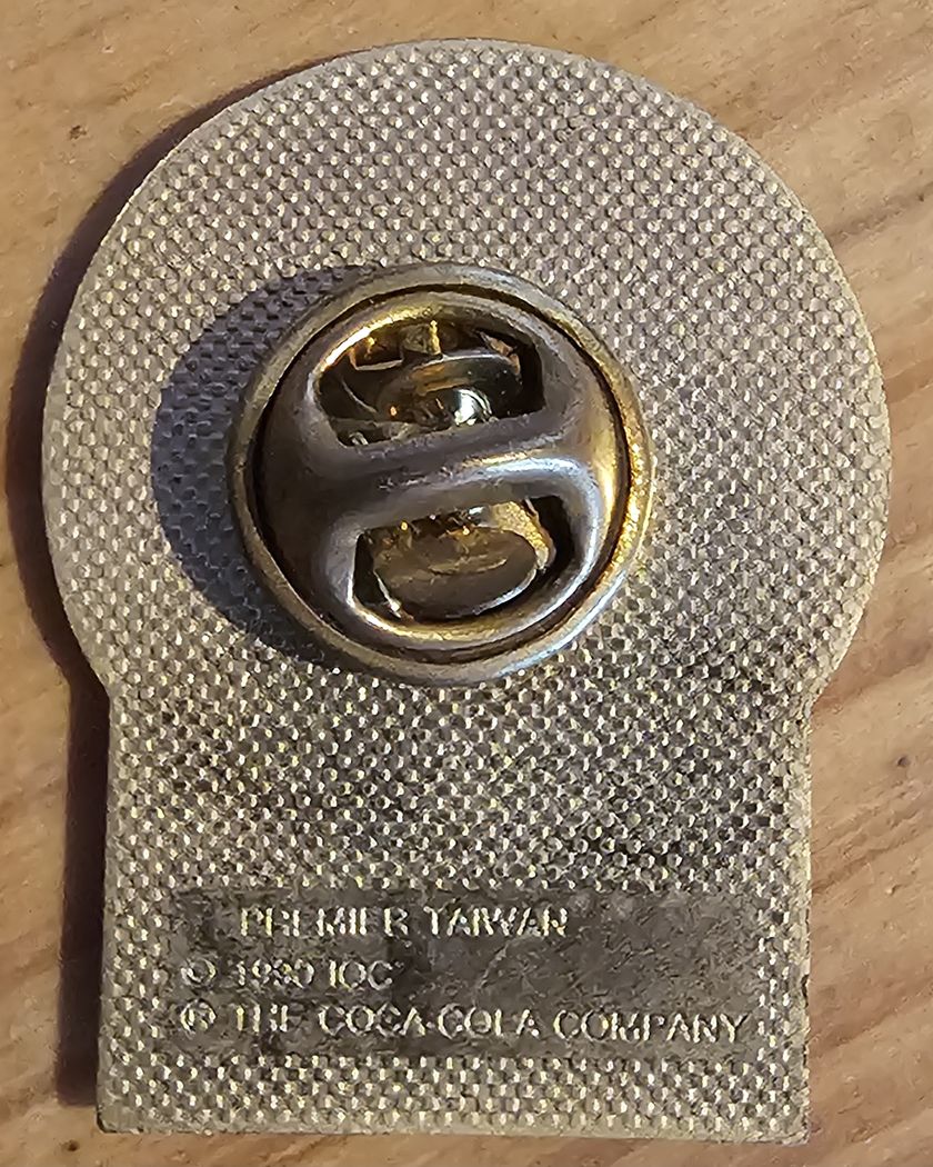 Pin's Coca-Cola — California 1960, VIIIes Jeux olympiques d'hiver — réédition sous licence CIO de 1990 — vue 2